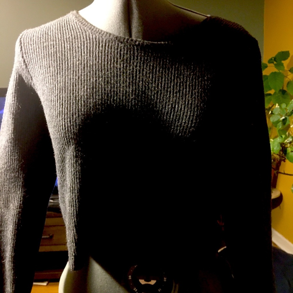 Tokyo Darlin grey cropped sweater